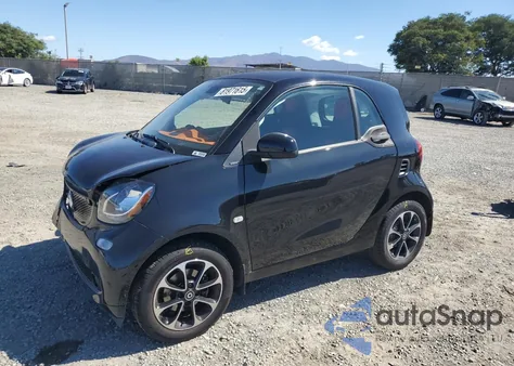 2016 Smart Fortwo z USA, uszkodzony, nr VIN WMEFJ5DAXGK067471